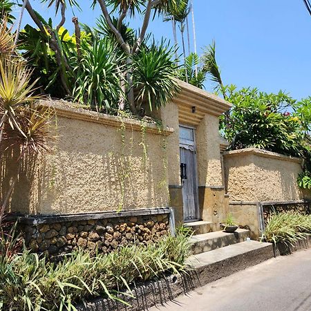 Villa Nesanur - Comfortable & Spacious Beachside Sanur Buitenkant foto